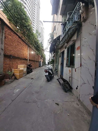 Cho thuê nhà 2pn 2wc