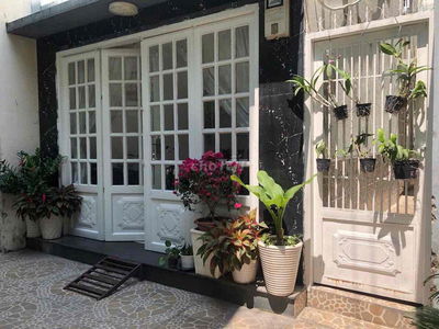 Nhà mới xây thiết kế đẹp hiện đại cho NỮ THUÊ PHÒNG