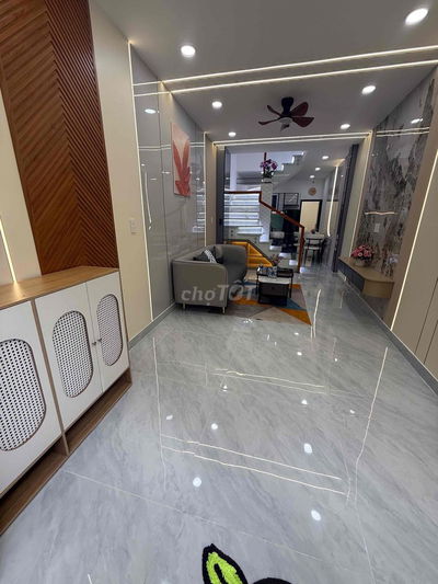 BÁN NHÀ NHỈNH 5 TỶ- GẦN EMART PHAN HUY ÍCH GÒ GẤP