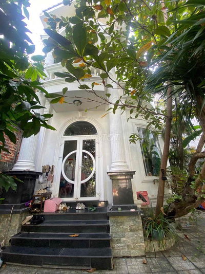 CHO THUÊ BIỆT THỰ BỜ SÔNG SÀI GÒN – VIEW LANDMARK 81 SIÊU ĐẸP