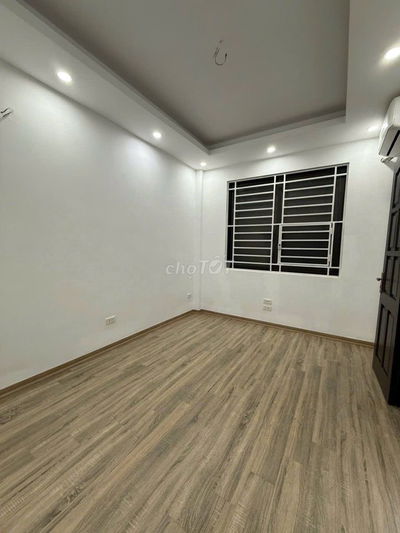 Bán nhà đầu ngõ 559 Kim Ngưu, giá 5.2 tỷ, 22m2x5T, ở luôn