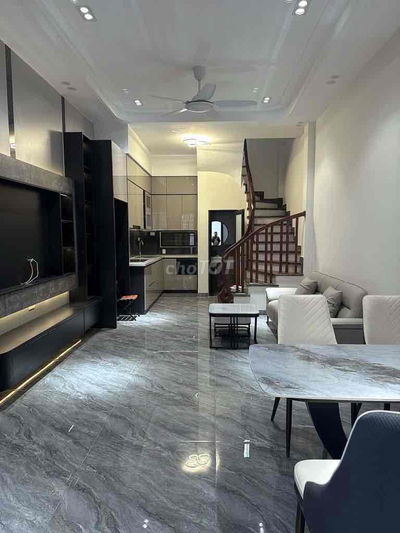 Bán Nhà Mới Tinh Bóc Tem Nguyễn Văn Cừ,45M 5tầng Full Nội Thất Ở Ngay