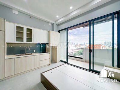 Phòng Mới Ban Công 35m2 Bùi Đình Túy gần Hàng Xanh, Bình Thạnh gần Q1