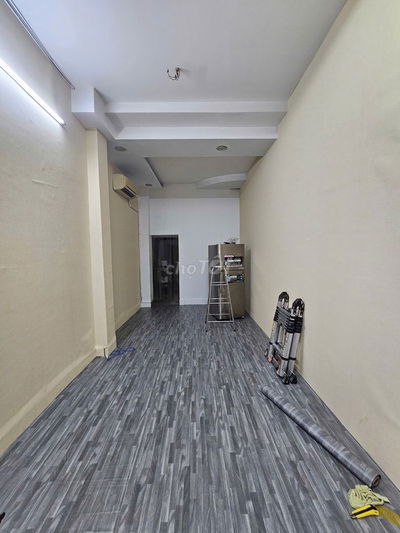 Cho thuê mặt bằng có chổ ở lại mặt tiền Dương Bá Trạc, ngay C.A P1 Cũ