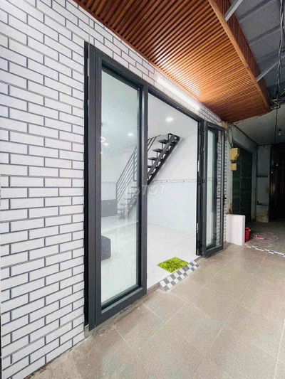 Nhà nhỏ xinh 20m2, 2 tầng, 2pn, sau lưng Vincom Lê Văn Việt, 2.35 tỷ