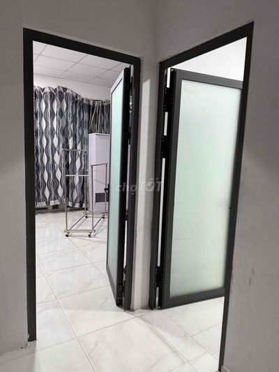 cần cho thuê nhà trệt 200m2 , hẻm xe tải 10 tấn quốc lộ 13