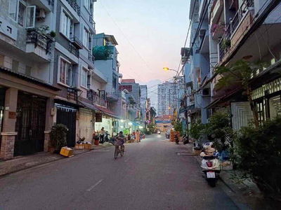 nhà mặt tiền đường số