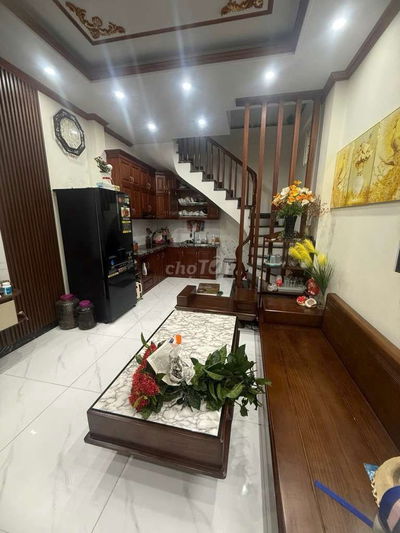 THƯỢNG THANH –  HIẾM Gần nút giao Nguyễn Văn Cừ – Ngô Gia Tự – Lý Sơn