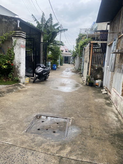 Bán nhà hẻm xe hơi, sổ hồng, 5mx18m tại Tân Xuân 4, Hóc Môn