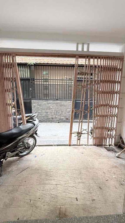 Tân Bình | Nguyễn Sỹ Sách – Xe hơi đậu trước nhà - Khu dân trí cao