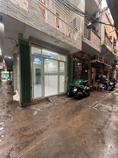 Cho thuê Nhà goc 2 MT hẻm 4mét 
🏡188/ cao đạt F1Q5. Giá chốt 12tr