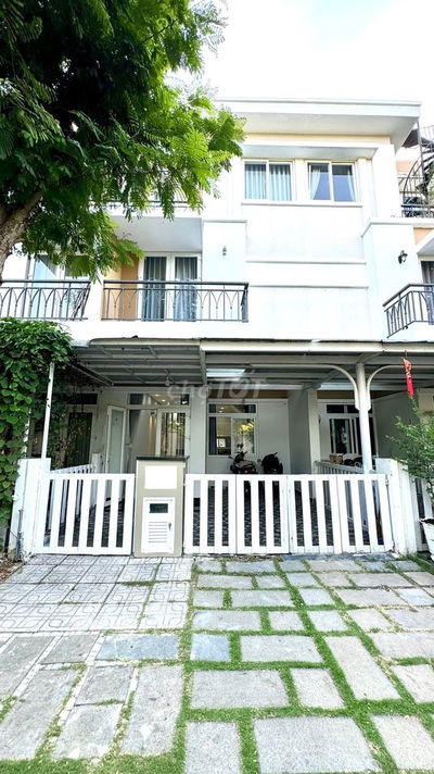 Nhà phố 1 trệt 2 lầu Lovera Park Khang Điền – 4PN, 240m², 12tr/tháng