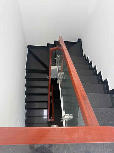 CHO THUÊ 4 TẦNG MỚI XÂY MẶT TIỀN ĐƯỜNG - CHO LÀM CHDV - KÝ TÚC XÁ SV