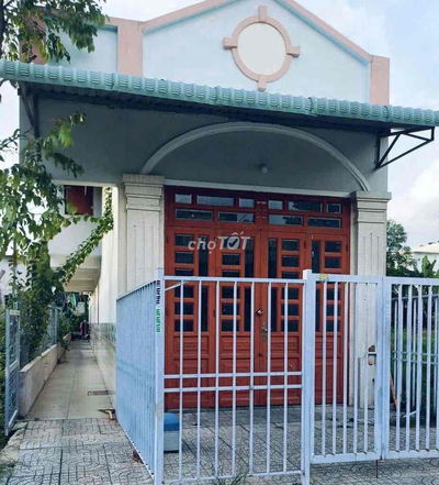 Bán ngộp dãy trọ 150m2-1Tỷ050 đang cho thuê 8tr gần chợ Tân Uyên