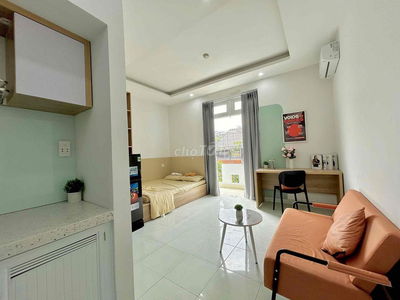 PHÒNG MỚI XÂY - BAN CÔNG RIÊNG - SẴN NỘI THẤT - MAN THIỆN - NGAY XLHN