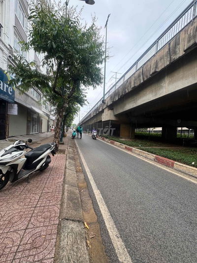 Cho thuê nhà MT Phạm Văn Đồng, P.13, Bình Thạnh: 4 x 14, giá 16tr/th.