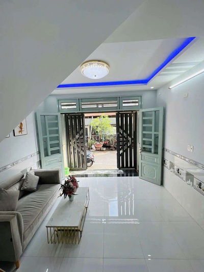 Nhà mới tinh 1 trệt 2 lầu, dt 4×12 có 3pn,3wc. Hẻm xe tải, an ninh tốt