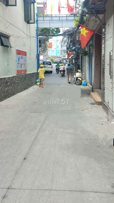 HIẾM CÓ Q3 HAI BÀ TRƯNG 35M 4T BTCT 4PN HẺM THÔNG  5 TỶ28