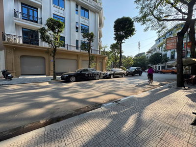 Mặt bằng kinh doanh 350m2 ô góc, đường to khu đô thị Văn Phú