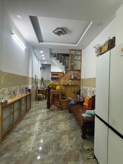 nhà đúc 2 lầu phường đông hưng thuận Q12 dt: 27m2