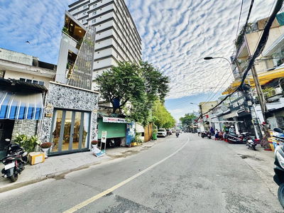 BÁN NHÀ 4 TẦNG MẶT TIỀN KINH DOANH ĐƯỜNG NGUYÊN HỒNG