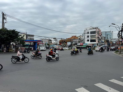 BÁN NHÀ MẶT TIỀN MAN THIỆN – NGAY NGÃ 3 LÊ VĂN VIỆT – GIÁ 7,85 TỶ