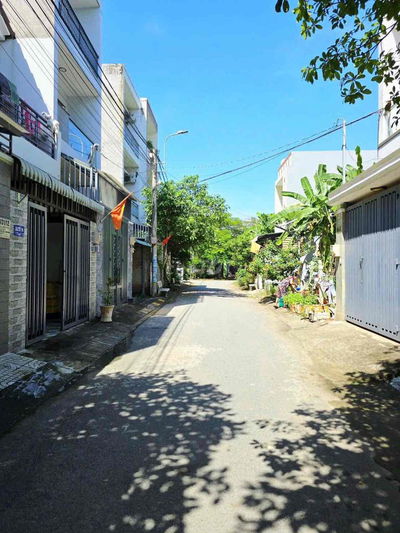 BÁN NHÀ 1 TRỆT 2 LẦU – HẺM 7M, P. LONG TRƯỜNG