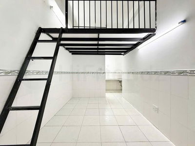 Phòng trọ có Gác Ngã tư hàng xanh - Có cửa sổ thoáng - Có nhà xe riêng