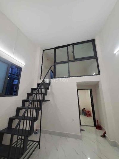 NHÀ ĐẸP XVNT SÁT QUẬN 1 🌼 LÔ GÓC HẺM TRƯỚC NHÀ 4m 🌼 VUÔNG VỨC