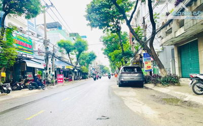 Siêu hiếm nhà đẹp đón Tết . DT:143m2. 3 tầng chỉ có 8.1 tỷ TL.