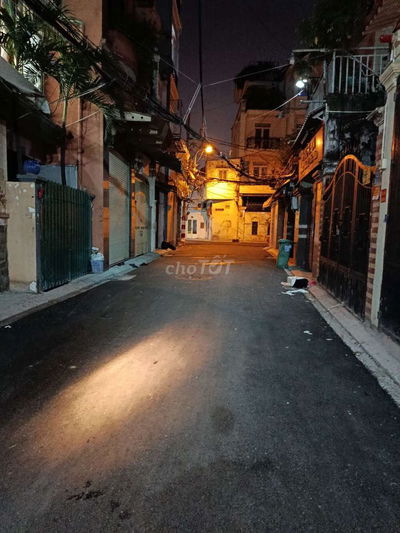 Nhà mới, 18m2, 3 phòng ngủ, Lạc Long Quân, Q. Tân Bình