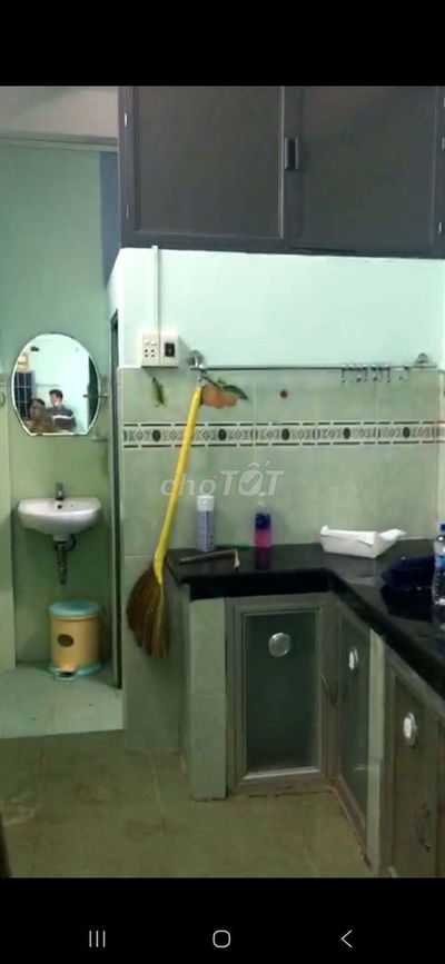 Cho thuê nhà đg.cmt8.p5.tân bình