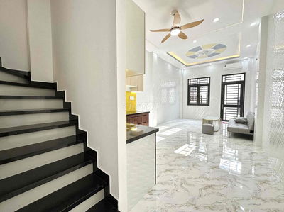 Bán nhà mới 67m2, 5 tầng, thang máy, giá 12,5 tỷ, Phường 1, Bình Thạnh