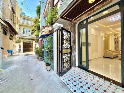 Siêu phẩm Phú Nhuận, gần MT, 46,7m²,
5 tầng, 4pn, 6wc, 3 sân thượng