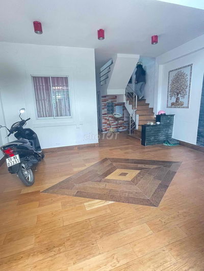 Nhà Hem 7M Luy Bán Bích.DT5.5 X 10.Trêt Lửng 3Lầu ST.5PN 4WC