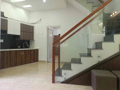 Nhà 3 tầng 2 mặt kiệt trung tâm Hải Châu.