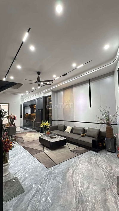 Bán Nhà Hoàng Mai DT56m2 4Tầng MT4.3m 9.9 tỷ
.Nhà phân lô ô tô vào nhà