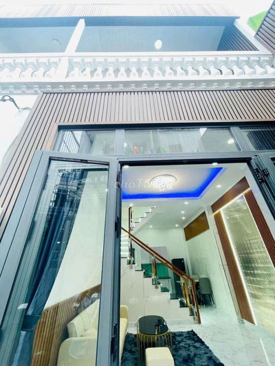 Nhà mới đẹp 4*10 đúc lầu fun nội thất cực rẻ f8