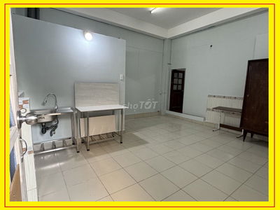 Phòng rộng, cuối Bình Lợi, có 1 phòng riêng ở trong