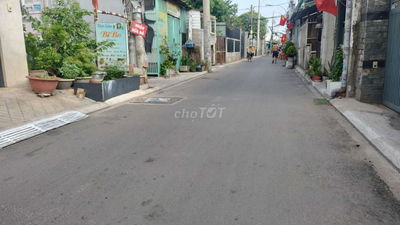 Bân nhà thạnh lộc cũ.