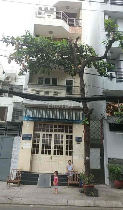 Nhà người ở cần bán , mặt tiền đường thân nhân trung