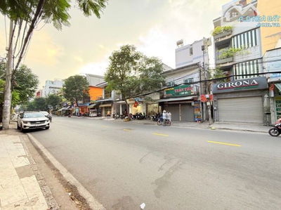 HIẾM MẶT TIỀN 20M - GẦN UBND QUẬN TÂN BÌNH - GẦN 100M2 - NGANG 5.3M - 23.X TỶ