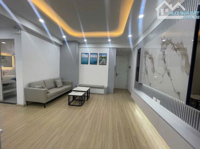 HIẾM BÁN TẬP THỂ HOÀNG QUỐC VIỆT CẦU GIẤY ĐẸP LONG LANH Ở LUÔN TẦNG THẤP 4 TỶ 2 NGỦ 2 VS