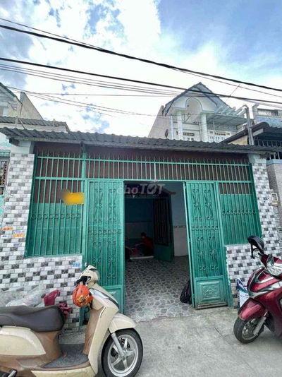 CỰC NGON - NHÀ CẤP 4 HẺM XE HƠI THÔNG TRỊNH THỊ DỐI ĐÔNG THẠNH HÓC MÔN