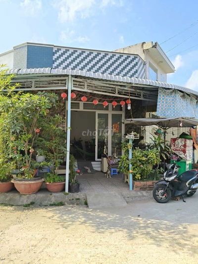 Nhà hai mặt tiền. Dt sử dụng 75. KDC Long Bình. Xã Long kiến An Giang