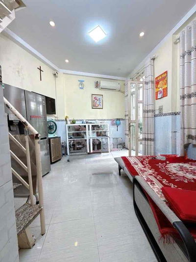 Nhà hẻm quận  7  30m2.Nhà  2pn2wc trước nhà 6m.Cần bán gấp...