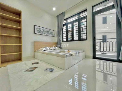 Phòng mới ban công Thang Máy Hoàng Hoa Thám gần sân bay TSN