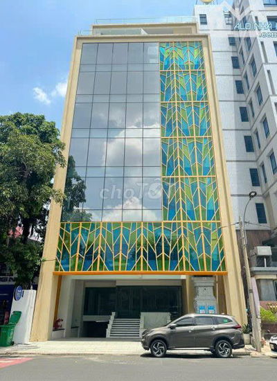Tòa nhà mặt tiền đường Hồ Xuân Hương, Ngay ngã 4 Trương Định Quận 3