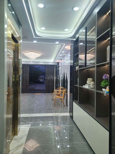 Siêu phẩm thang máy 450kg, đường 10m TCH 18 tô ký