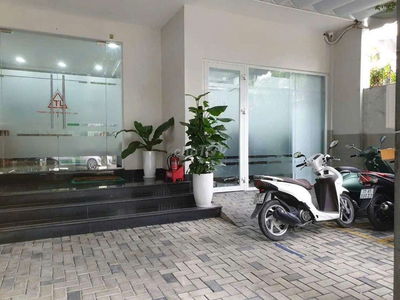 Cho thuê nhà làm văn phòng 10*20m ba lầu xây trống suốt